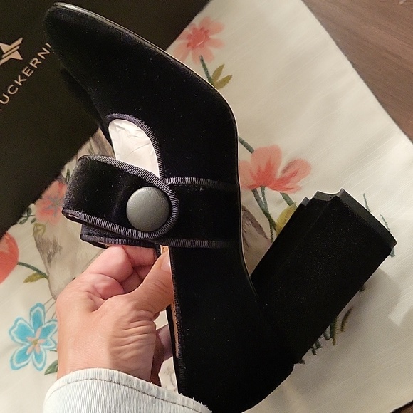 Tuckernuck Black Velvet Heels - Picture 7 of 12